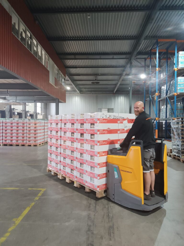 Jungheinrich-Elektrische-pallettruck-Vos-Zaltbommel-06