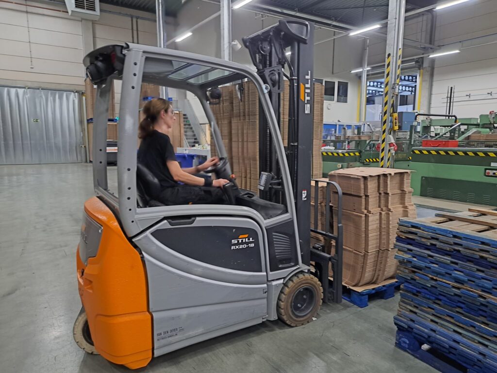 Still-RX20-18-elektrische-heftruck-Vos-Zaltbommel-04