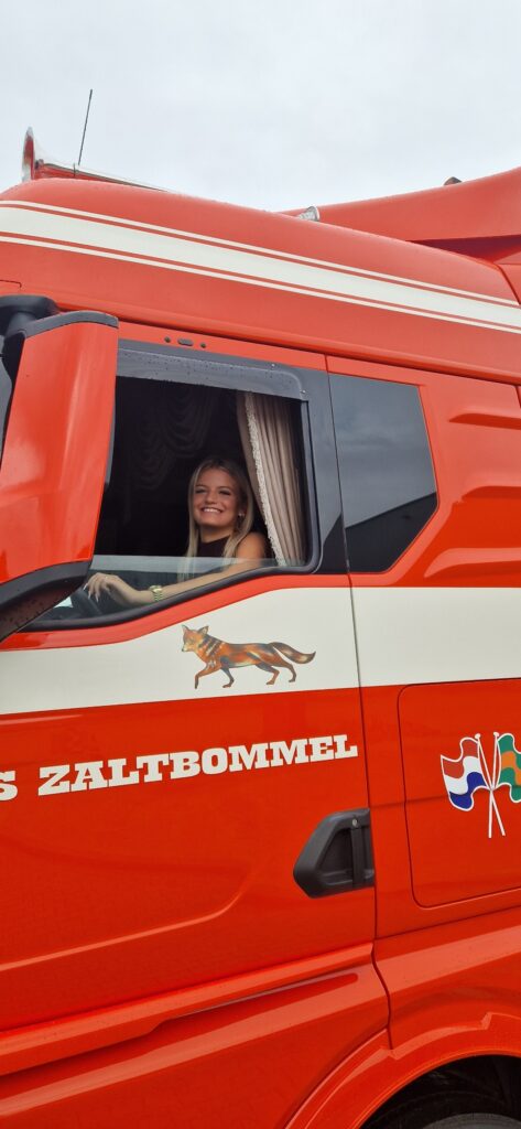 Celine Groeneveld de eerste chauffeur bij Vos Transport Zaltbommel