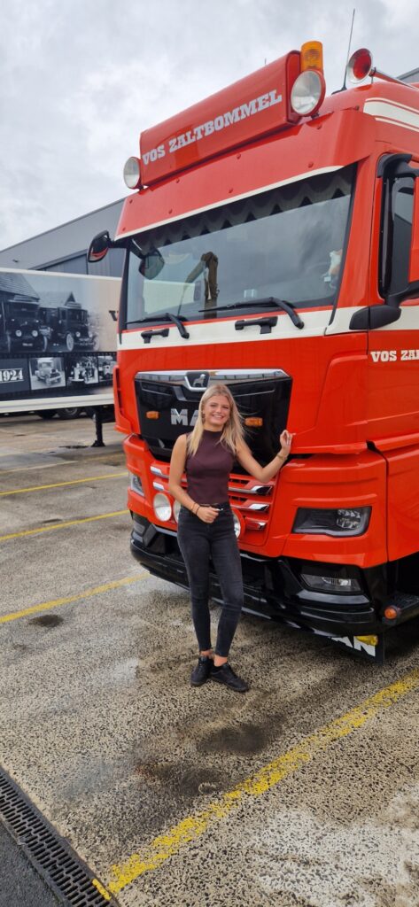 Celine Groeneveld de eerste chauffeur bij Vos Transport Zaltbommel